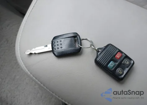 2009 Mercury Grand Marquis Ls (Fleet Only) z USA, uszkodzony, nr VIN 2MEHM75V29X615201